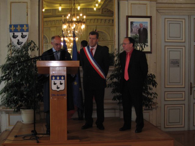 laontwinningmay2006020.jpg